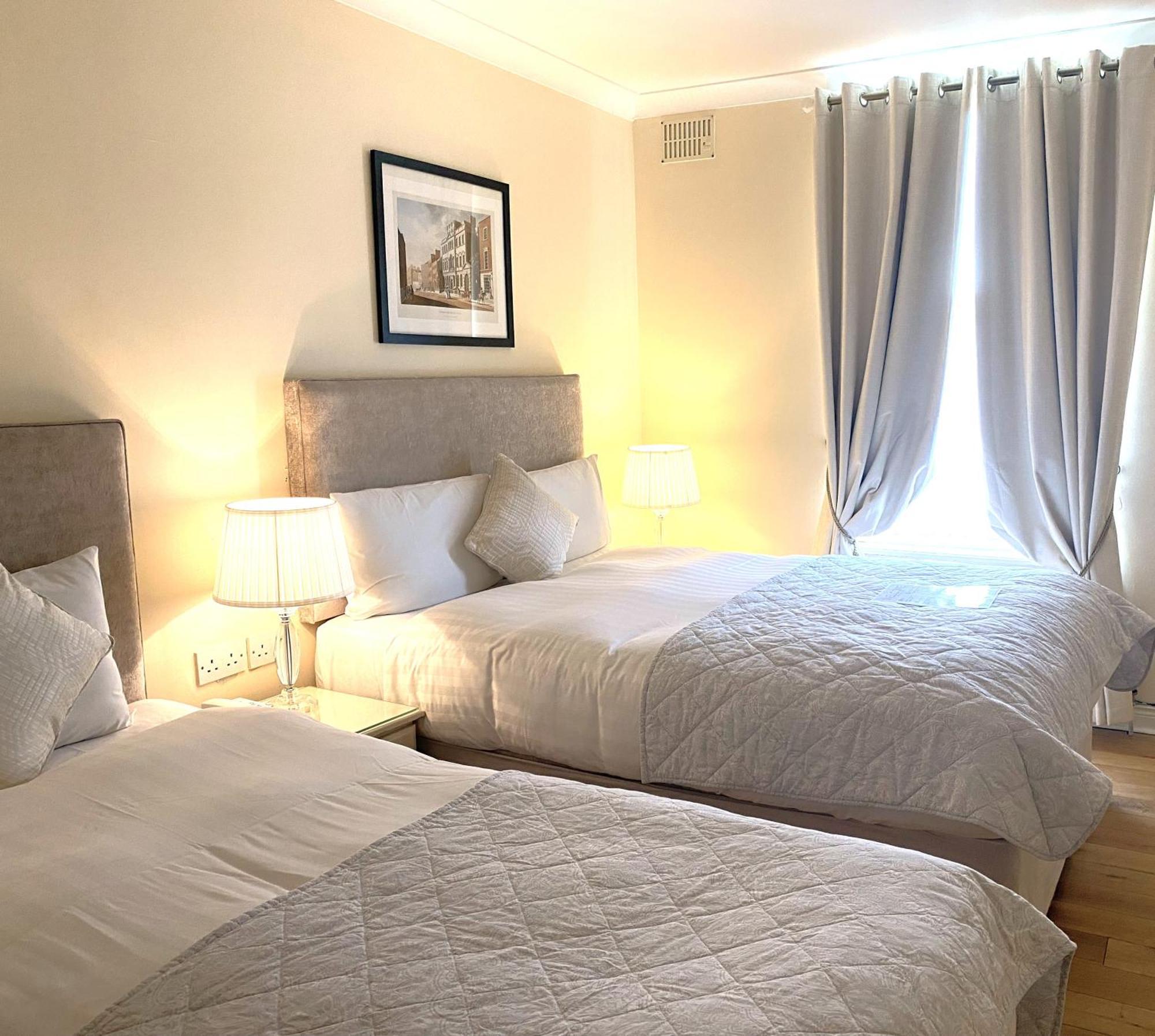 Baggot Court Townhouse 호텔 더블린 외부 사진