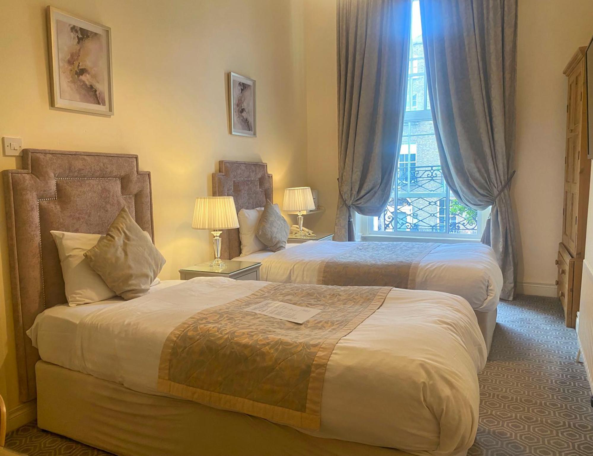 Baggot Court Townhouse 호텔 더블린 외부 사진