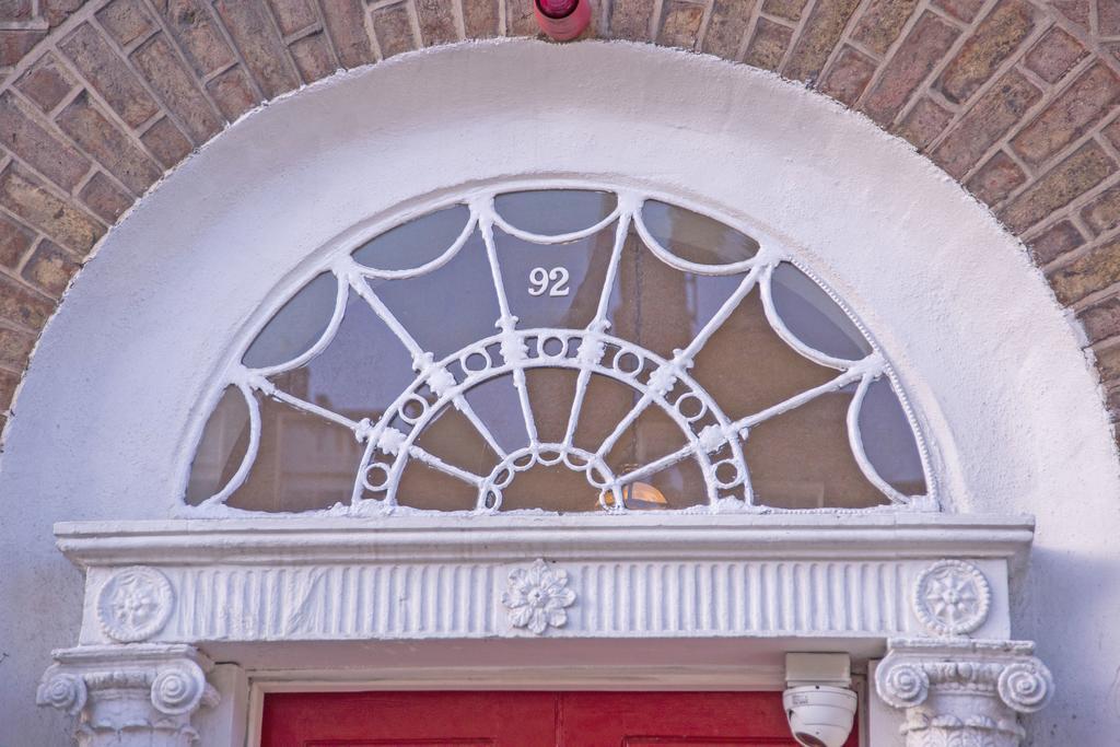 Baggot Court Townhouse 호텔 더블린 외부 사진