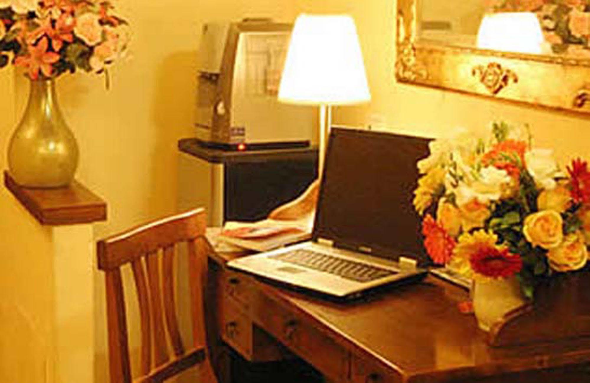 Baggot Court Townhouse 호텔 더블린 외부 사진